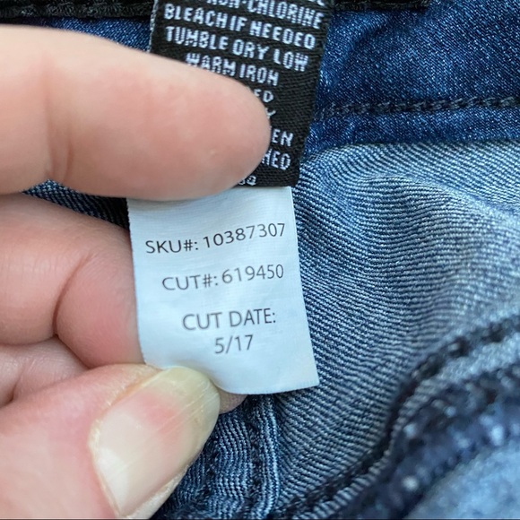 TORRID JEGGING - MEDIUM ACID WASH Size 28 - Picture 7 of 8